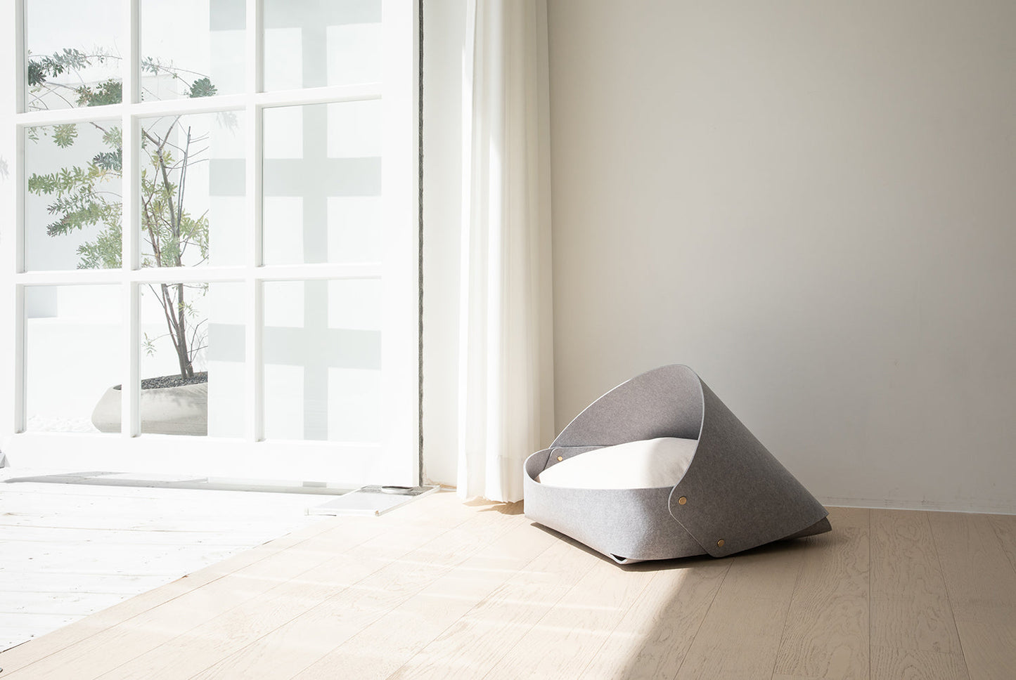 MARRON BED . GRAY